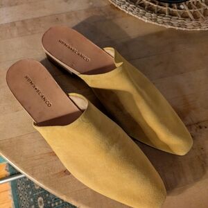 Huma Blanco Yellow Suede Mules